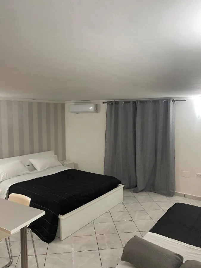 Monteroduni Room 26 Naples 0*,  Italy