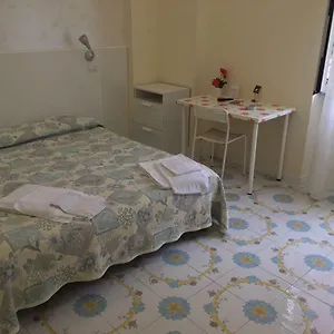 Отель Oasi, Неаполь